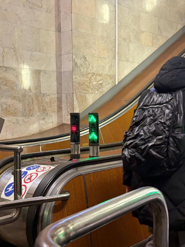 Светофор для пассажиров тестируют в метро